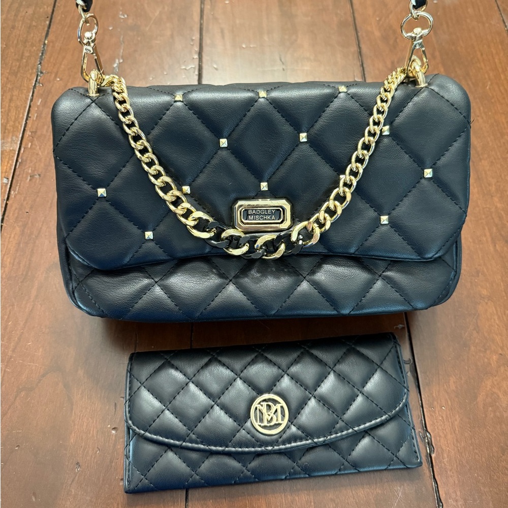 Badgley Mischka Black and Gold Quilted Shoulder Bag with wallet